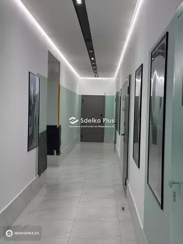 3-комнатная квартира, этаж 1 из 12, 63 м²