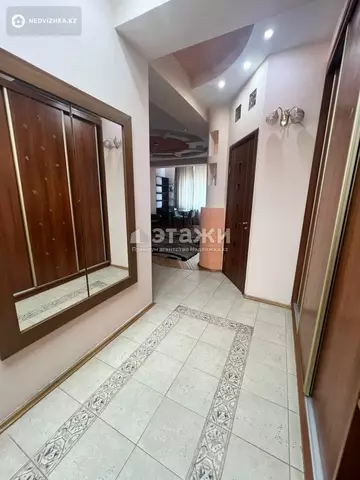 1-комнатная квартира, этаж 10 из 10, 52 м²