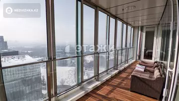 3-комнатная квартира, этаж 16 из 25, 130 м², на длительный срок