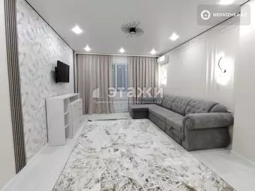 2-комнатная квартира, этаж 3 из 4, 70 м², на длительный срок