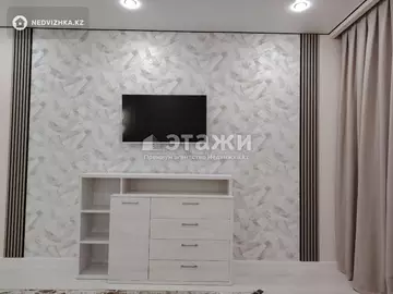 2-комнатная квартира, этаж 3 из 4, 70 м², на длительный срок