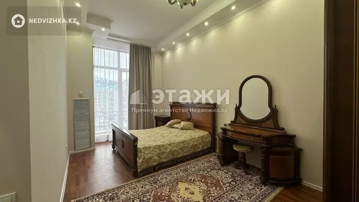 190 м², 4-комнатная квартира, этаж 3 из 6, 190 м², на длительный срок, изображение - 1