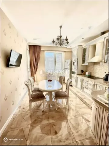 3-комнатная квартира, этаж 4 из 12, 126 м²