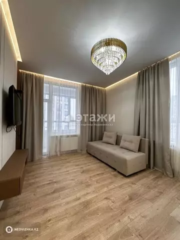 2-комнатная квартира, этаж 9 из 17, 47 м², на длительный срок