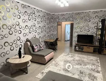 2-комнатная квартира, этаж 4 из 6, 73 м², на длительный срок