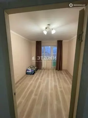 2-комнатная квартира, этаж 3 из 5, 60 м²