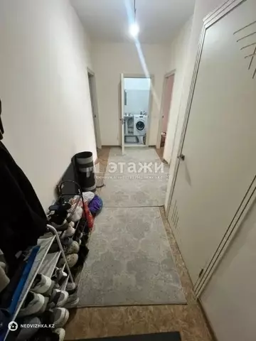 2-комнатная квартира, этаж 4 из 5, 64 м²