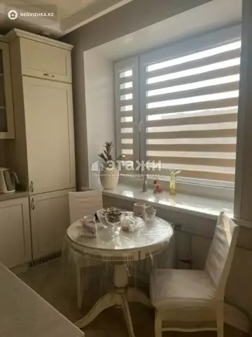 2-комнатная квартира, этаж 3 из 4, 63 м²