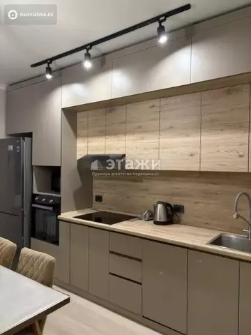 2-комнатная квартира, этаж 7 из 13, 61 м²