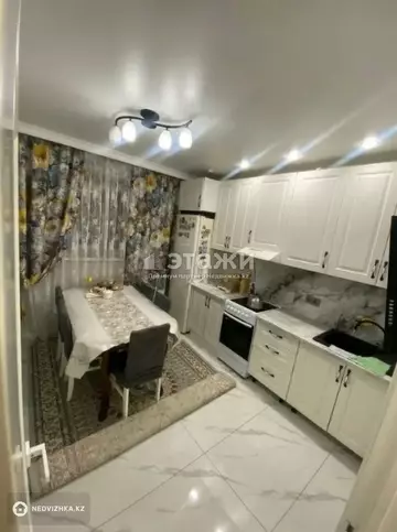 3-комнатная квартира, этаж 1 из 9, 90 м²