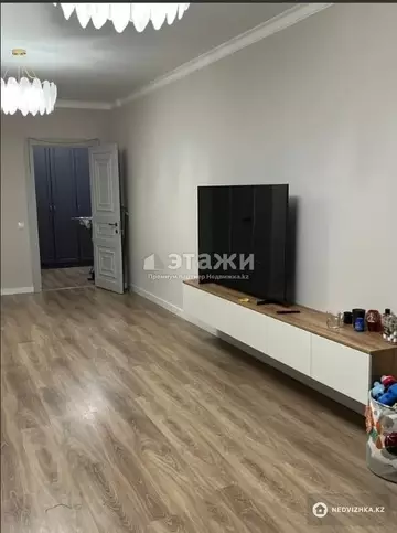 4-комнатная квартира, этаж 4 из 18, 171 м²