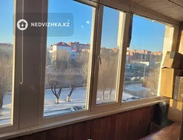 3-комнатная квартира, этаж 4 из 10, 63 м²