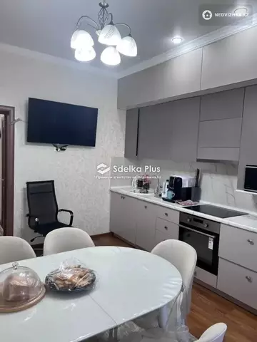 3-комнатная квартира, этаж 2 из 18, 103 м²