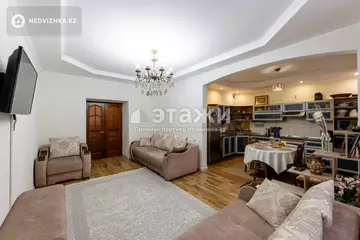 3-комнатная квартира, этаж 4 из 12, 93 м²