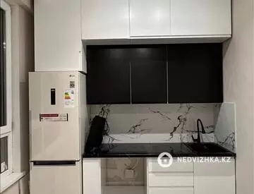 1-комнатная квартира, этаж 12 из 16, 38 м²