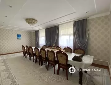 6-комнатный дом, 10 соток, 350 м²