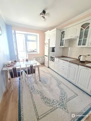 3-комнатная квартира, этаж 9 из 9, 70 м²