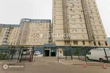 3-комнатная квартира, этаж 8 из 20, 100 м²