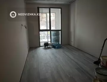 3-комнатная квартира, этаж 3 из 5, 80 м²