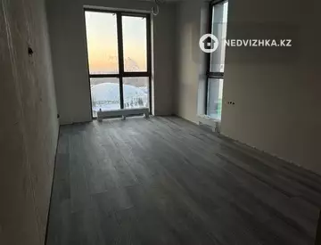 3-комнатная квартира, этаж 3 из 5, 80 м²