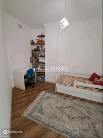 3-комнатная квартира, этаж 4 из 12, 52 м²