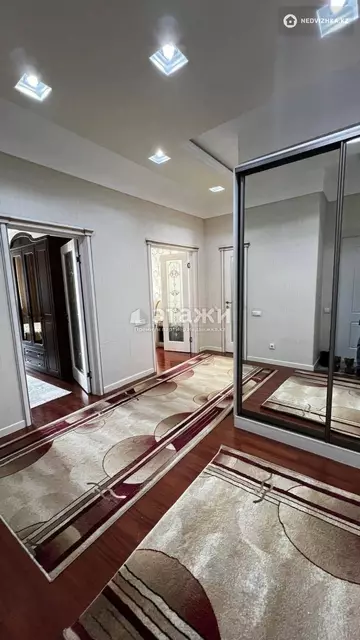 2-комнатная квартира, этаж 4 из 9, 74 м²
