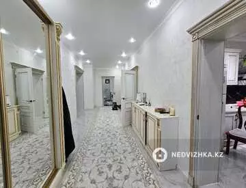 8-комнатный дом, 14 соток, 350 м², на длительный срок