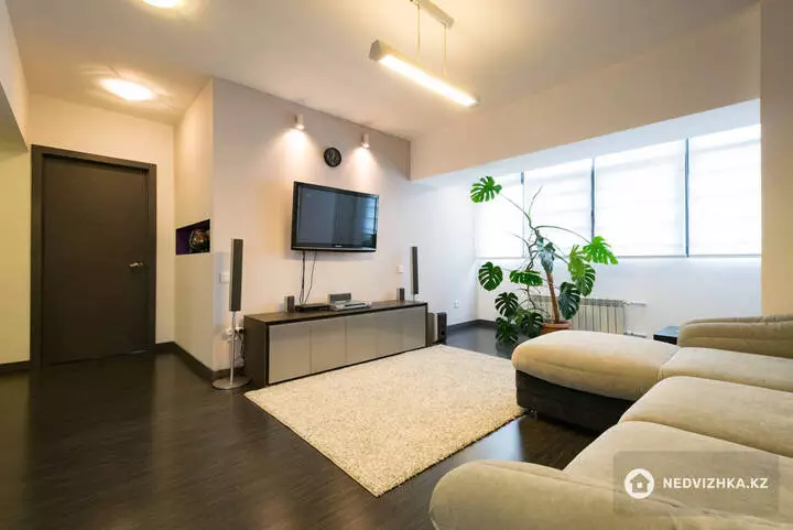 60 м², 2-комнатная квартира, этаж 5 из 7, 60 м², посуточно, изображение - 1