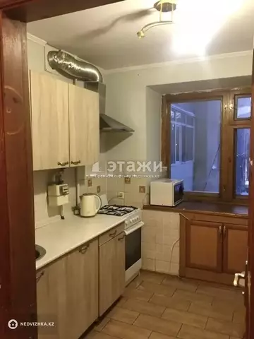 3-комнатная квартира, этаж 3 из 5, 65 м²