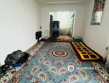 2-комнатная квартира, этаж 4 из 4, 60 м²