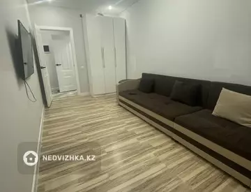 1-комнатная квартира, этаж 2 из 12, 39 м²