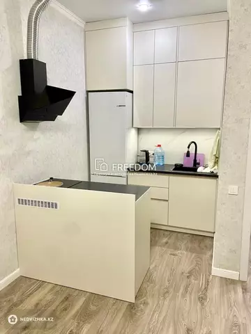 2-комнатная квартира, этаж 9 из 9, 42 м²