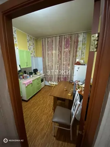 1-комнатная квартира, этаж 2 из 9, 39 м²