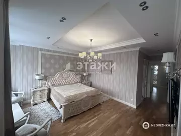 4-комнатная квартира, этаж 11 из 18, 255 м², на длительный срок