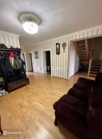 5-комнатная квартира, этаж 5 из 7, 328 м²