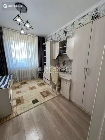 4-комнатная квартира, этаж 2 из 12, 77 м²