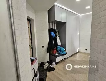 3-комнатная квартира, этаж 12 из 12, 92 м²