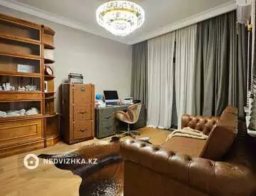 7-комнатный дом, 1 соток, 425 м²