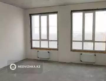 4-комнатная квартира, этаж 11 из 12, 140 м²