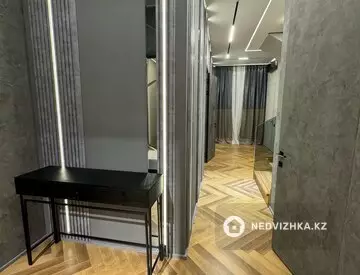 1-комнатная квартира, этаж 1 из 3, 300 м², на длительный срок