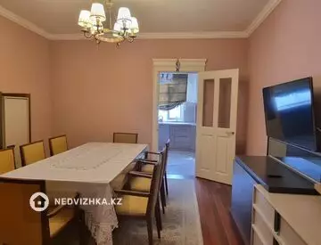 4-комнатная квартира, этаж 10 из 13, 132 м²