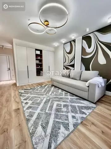 2-комнатная квартира, этаж 13 из 17, 56 м²