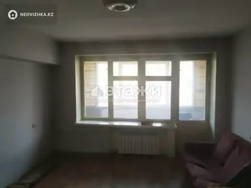 2-комнатная квартира, этаж 4 из 5, 64 м²