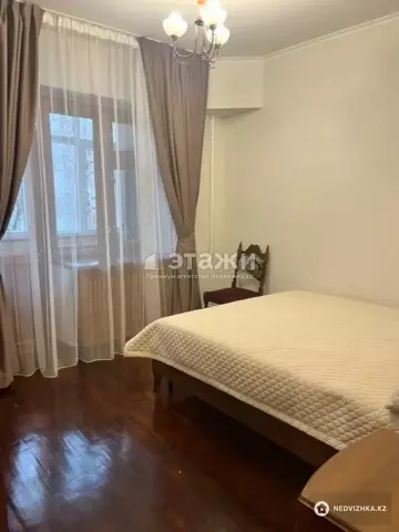 2-комнатная квартира, этаж 2 из 5, 52 м², на длительный срок