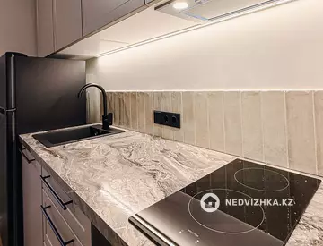 2-комнатная квартира, этаж 3 из 9, 37 м², на длительный срок