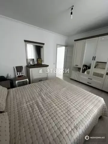 2-комнатная квартира, этаж 13 из 18, 64 м²