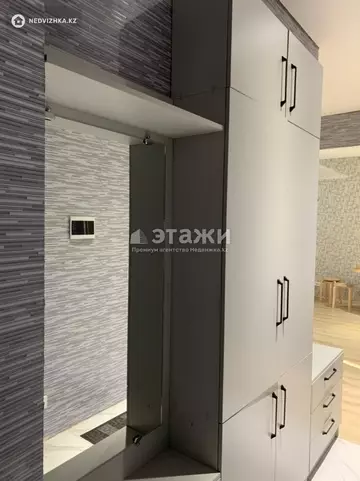 2-комнатная квартира, этаж 3 из 14, 52 м², на длительный срок