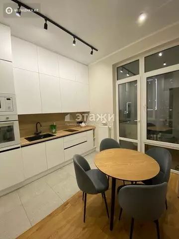 2-комнатная квартира, этаж 17 из 21, 65 м², на длительный срок