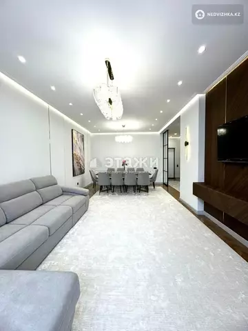 4-комнатная квартира, этаж 8 из 12, 127 м²