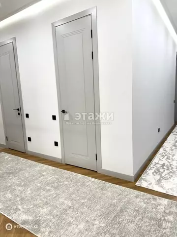4-комнатная квартира, этаж 8 из 12, 127 м²